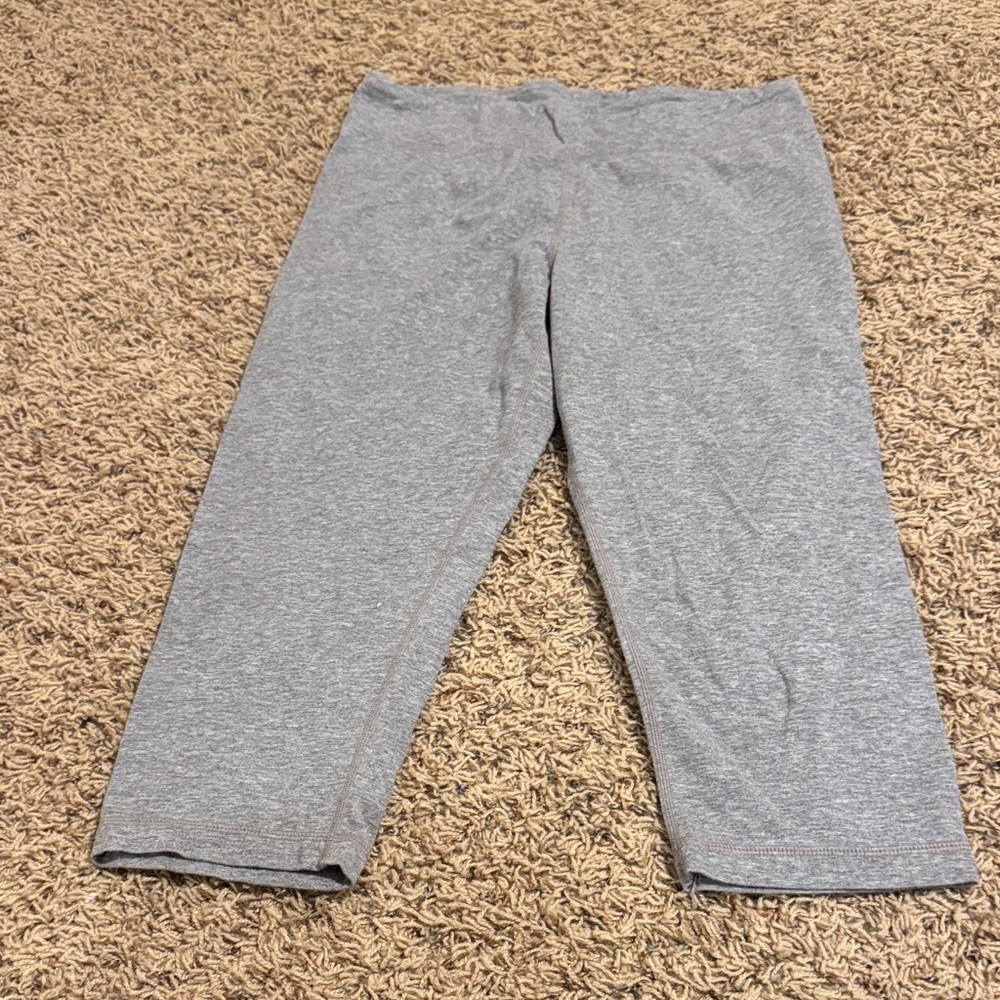 Danskin Now Women's Gray Capris